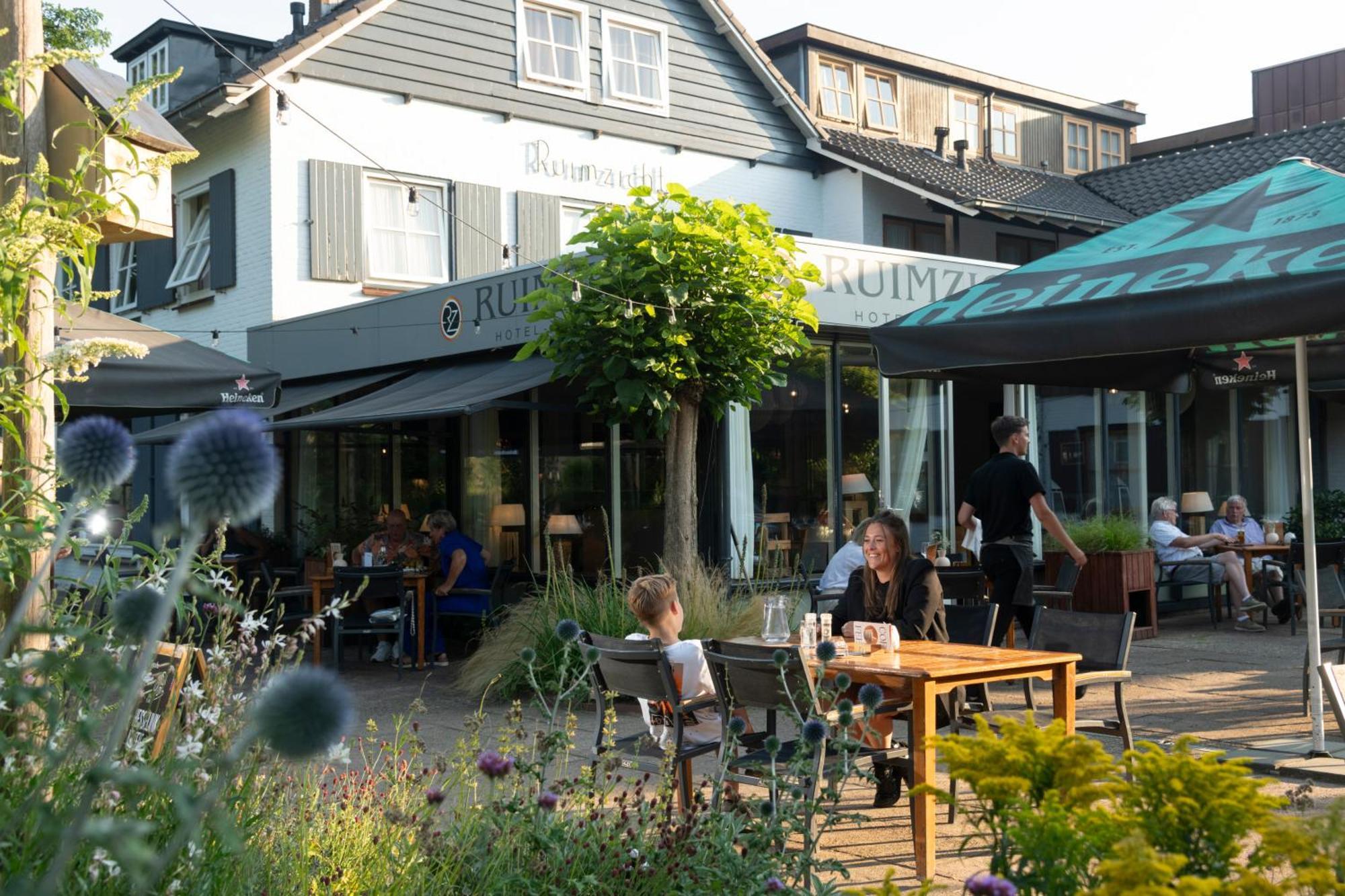 Hotel Restaurant Ruimzicht Zeddam Exterior foto